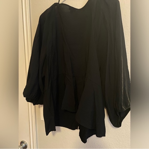 Torrid Black V-Neck Button Down Top - Size 3X - Fits 2-3X- Like New! - Picture 8 of 8